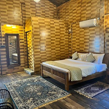 Hotel Sterling Padam Pench Khawāsa Exterior foto