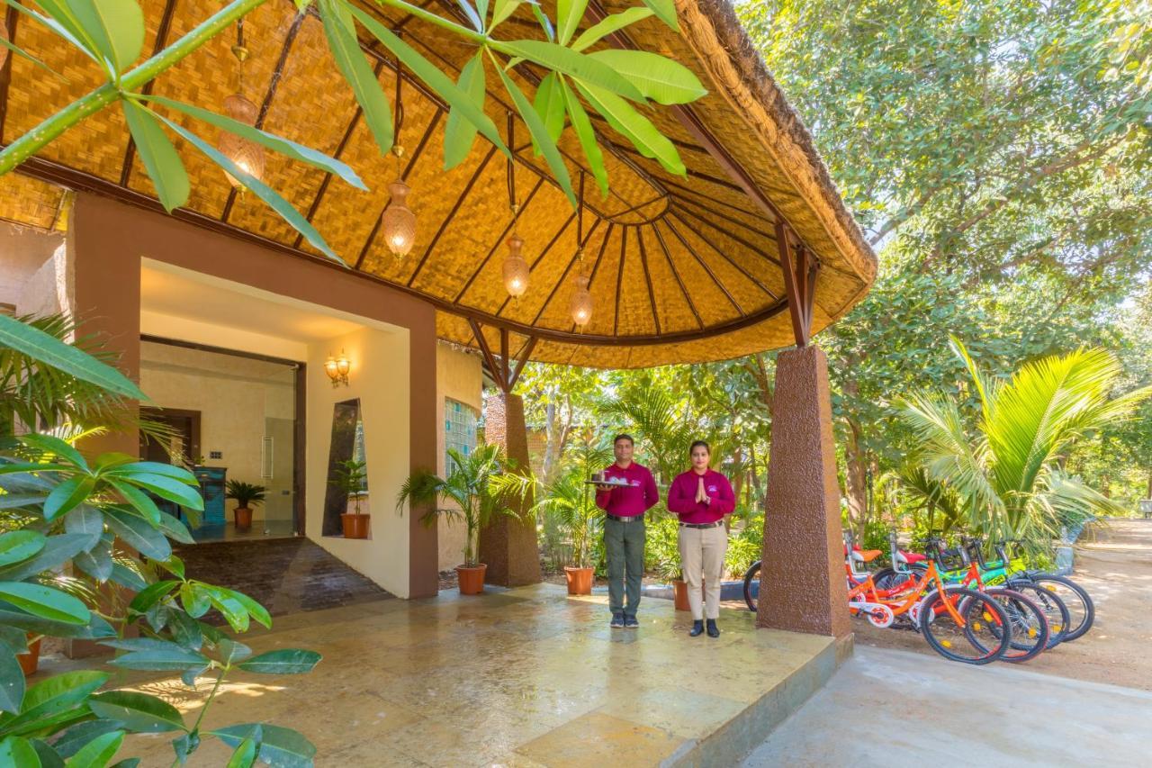Hotel Sterling Padam Pench Khawāsa Exterior foto