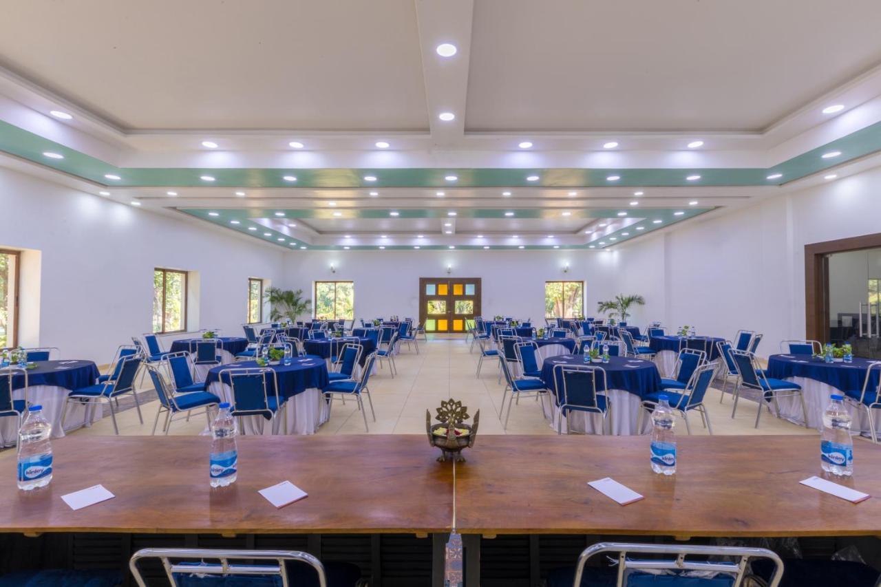 Hotel Sterling Padam Pench Khawāsa Exterior foto