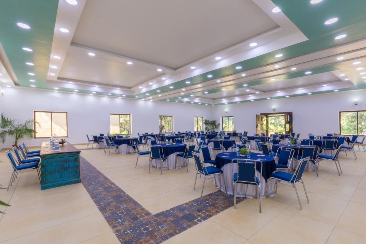 Hotel Sterling Padam Pench Khawāsa Exterior foto